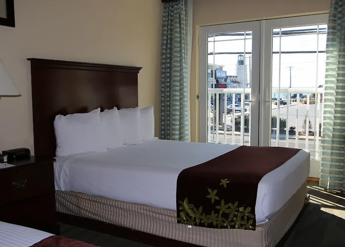 Gold Leaf Hotel Of Dewey