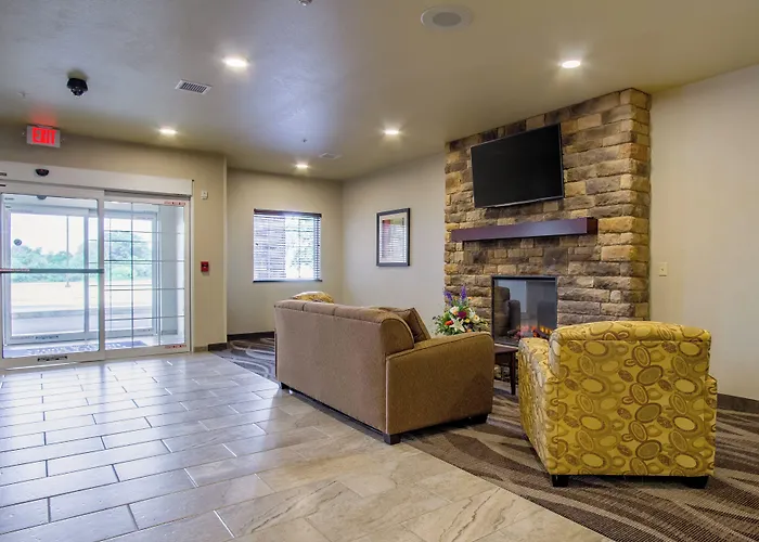 Cobblestone Hotel & Suites - Orrville