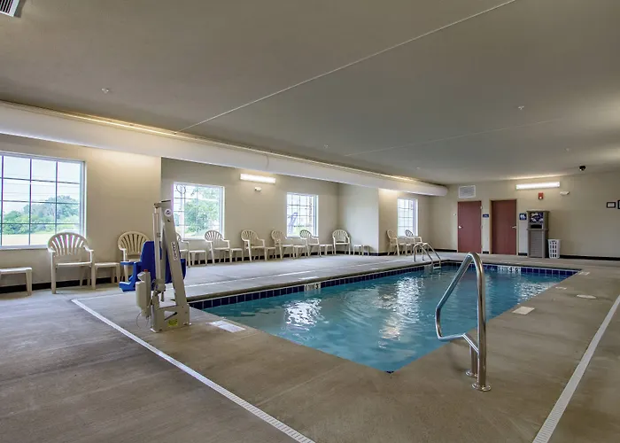 Cobblestone Hotel & Suites - Orrville