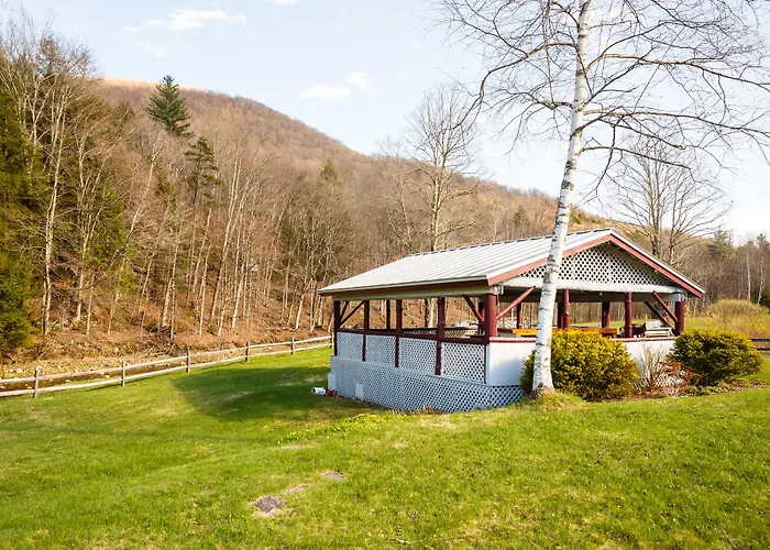Clear River Inn And Tavern