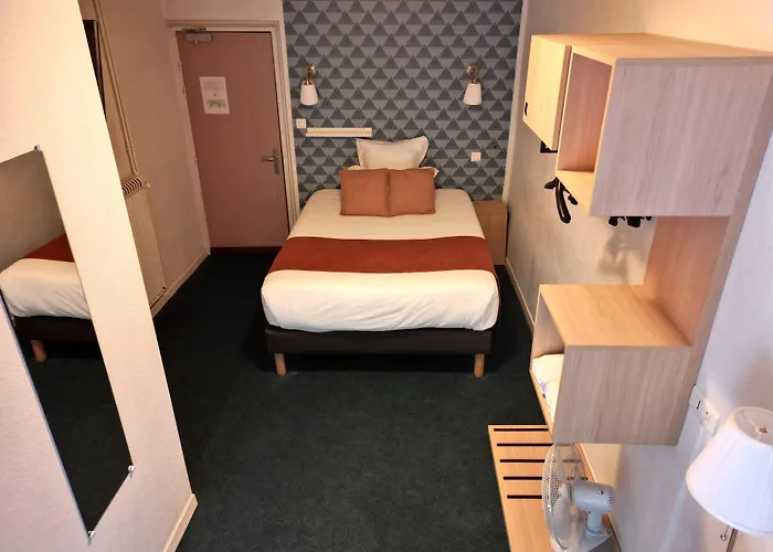 Contact Hotel Les Platanes Villeneuve Sur Lot Centre