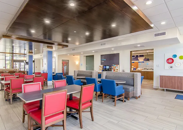 Holiday Inn Express & Suites - Atchison By Ihg