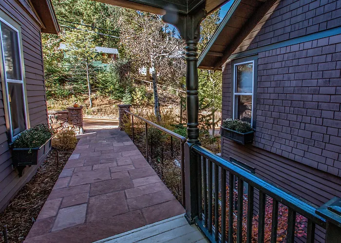 The Outlook Lodge