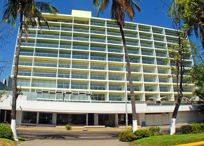 Ramada By Wyndham Acapulco Hotel & Suites
