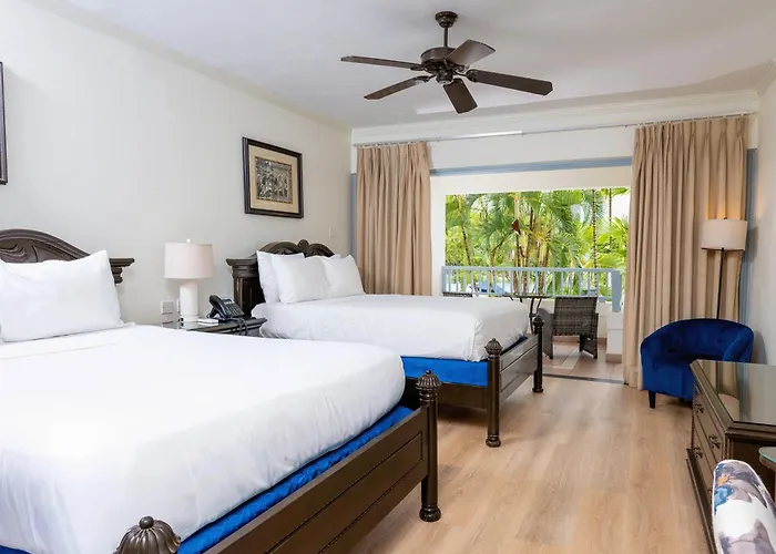 Savannah Beach Club Hotel