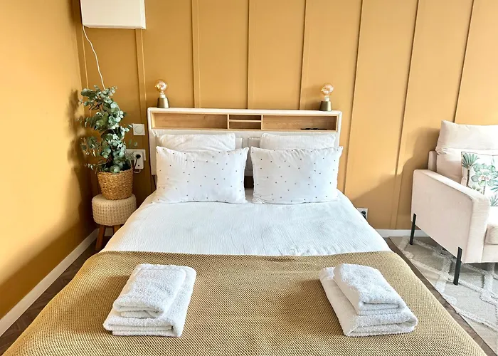 Studio La Petite Oasis - idéal couple - lumineux - calme - 10min à pieds du centre ville&de la plage - balcon exposé sud - 2km du Centre Juno Beach - stationnement&wifi gratuits