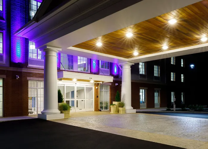 Holiday Inn Express & Suites - Sturbridge By Ihg