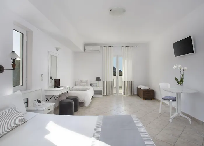 Iris Beach Hotel