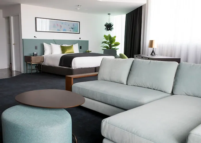 Eatons Hill Hotel