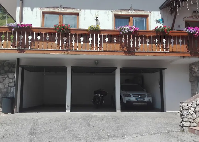 Garni Astor