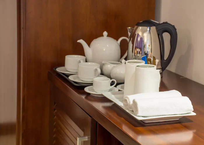 Ceyloni City Hotel