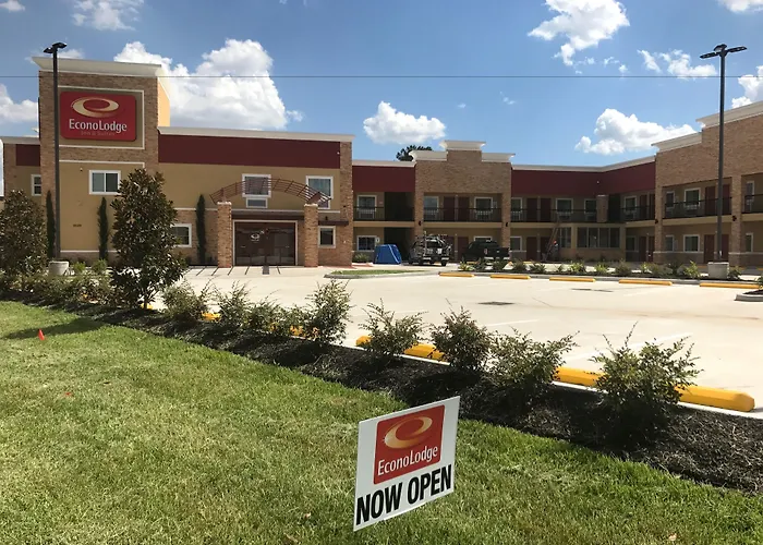 Red Star Inn & Suites