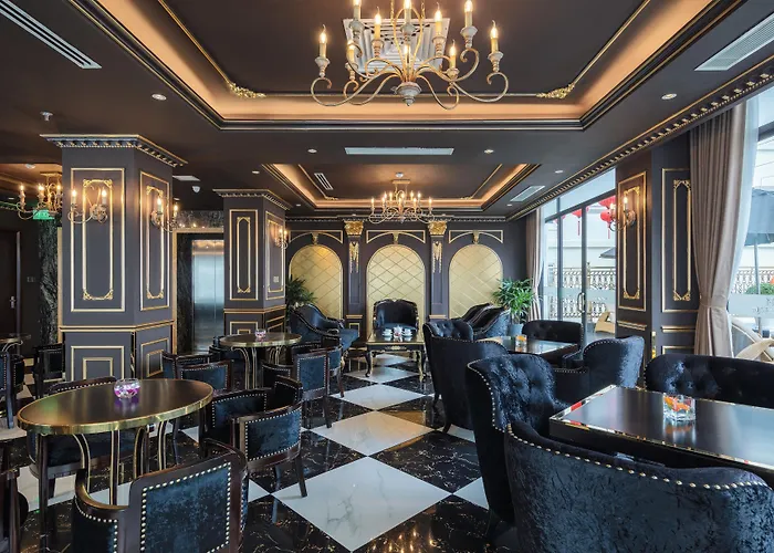 Monarque Hotel Danang