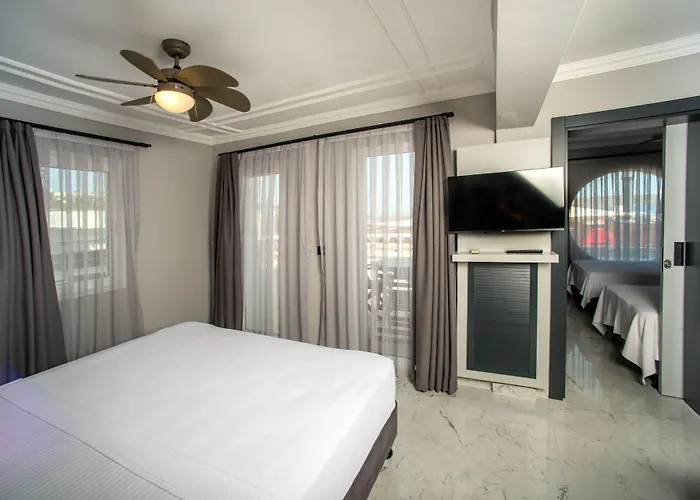Art Suites Hotel