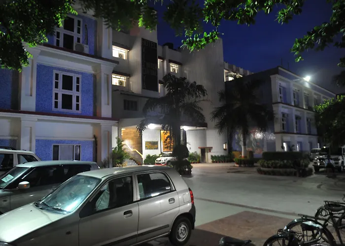 Hotel V-I Sea View: Beachfront Wellness Retreat with Spa