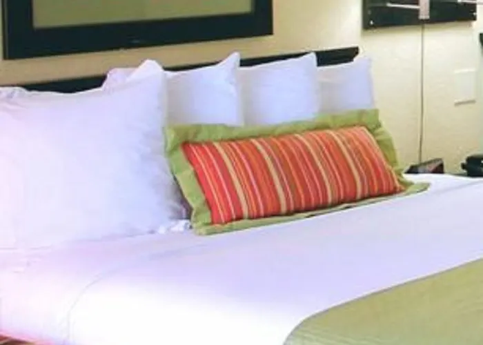 Residence Hub Inn And Suites