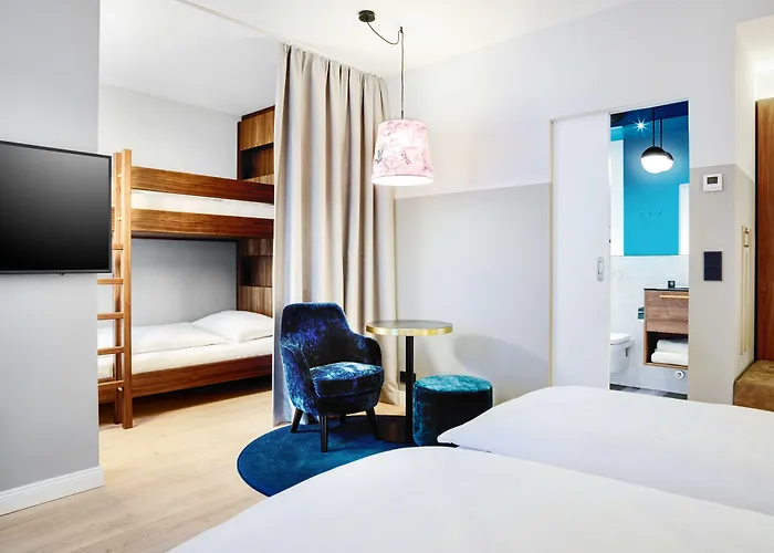Stage 12 Hotel By Penz