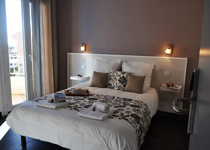 Hotel De La Mer