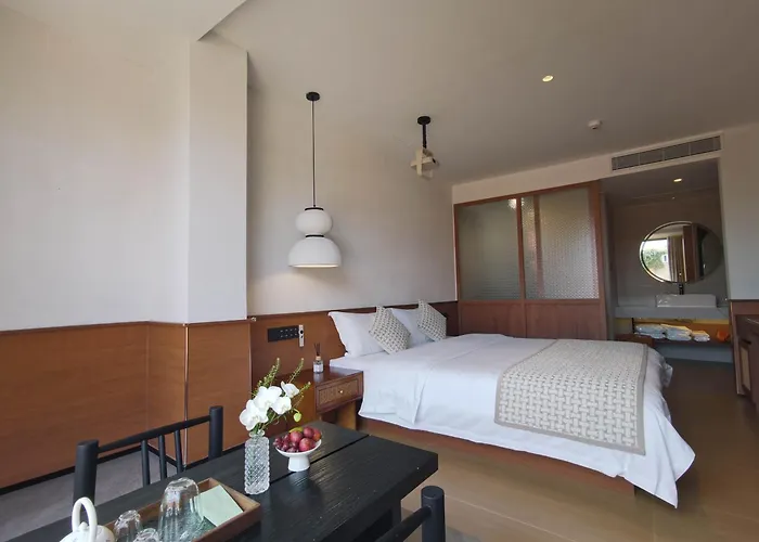 Tuji Lane And Fanghe Homestay