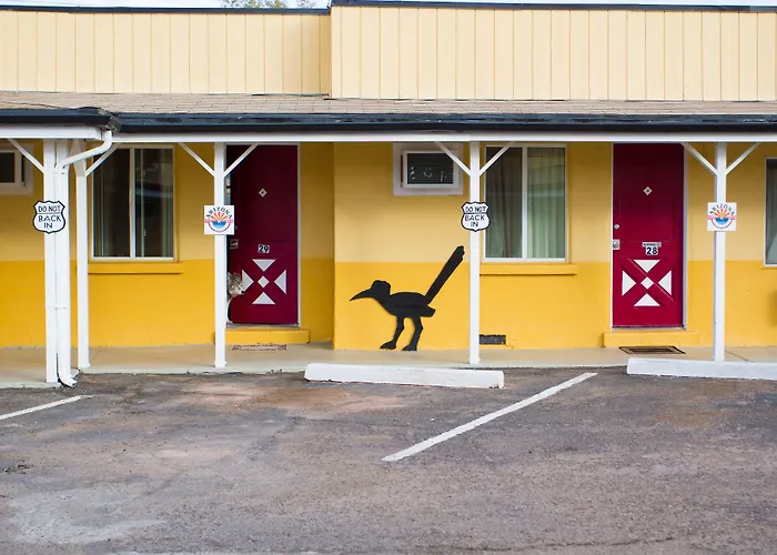 Brad'S Desert Inn