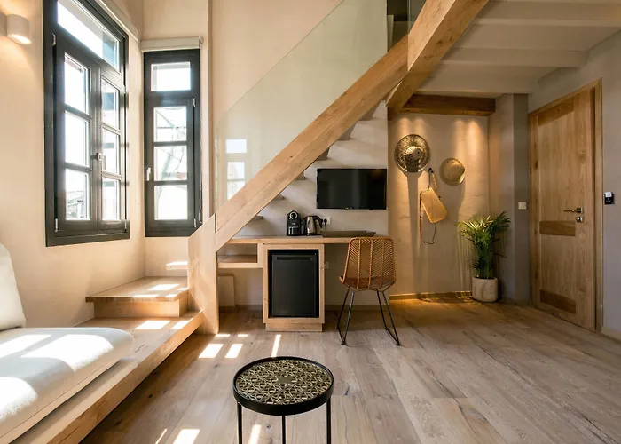 J&G Suites