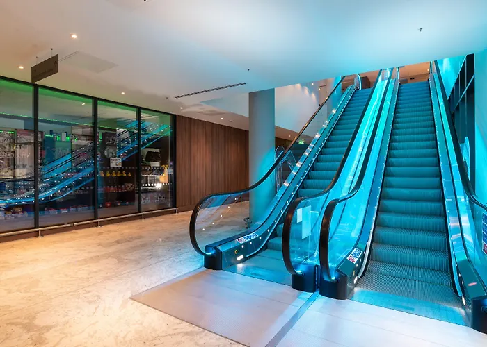 Holiday Inn Express - London Heathrow T4 By Ihg