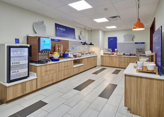 Holiday Inn Express & Suites El Paso East-Loop 375 By Ihg