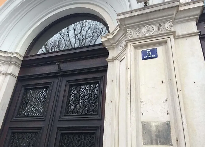 House 5