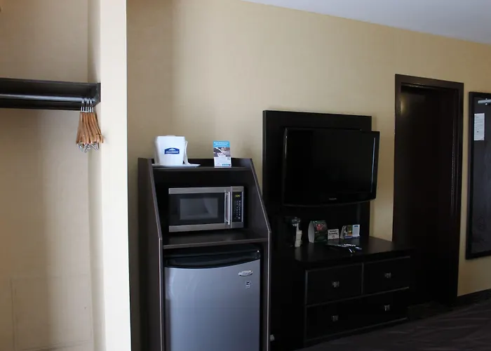 Travelodge By Wyndham Sarnia