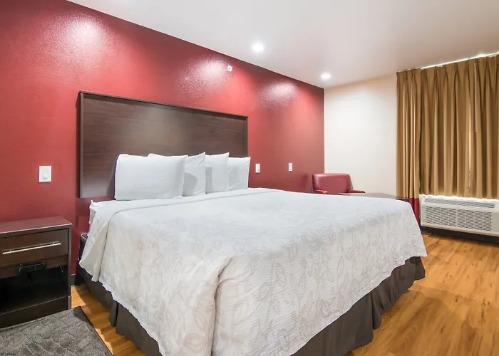 Red Roof Inn Plus+ Fort Worth - Burleson