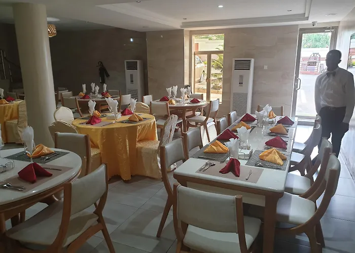 Maxbe Continental Hotel