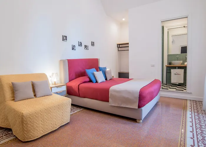 Napoliamo Guest House