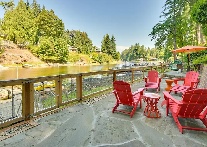 Waterfront Gem On Lake Saint Clair W/ Private Deck