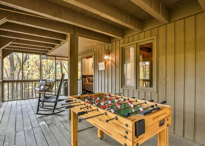 Good Times - Inside Big Canoe Community + Screened-In Porches, Firepit, Porch Swings + More!
