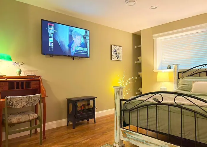 A Room Of One'S Own-A Perfect Getaway By The Sea In North Nanaimo