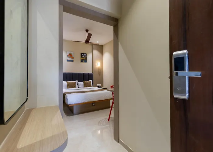 Hotel Metroplex Near Bkc