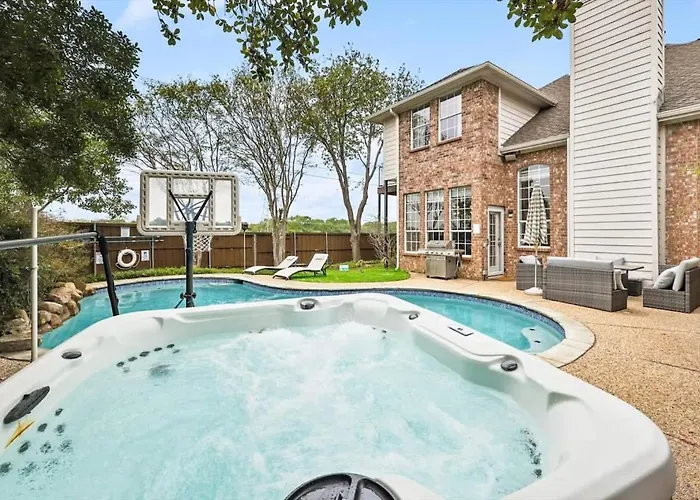 Grand Gem For Large Groups - Pool Cinema Playroom