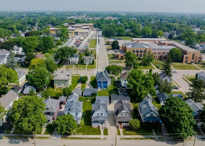 3 Bedroom Family Home - University Of Oshkosh