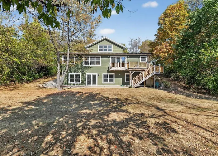 Secluded Woodland Retreat Near Starved Rock Park Home