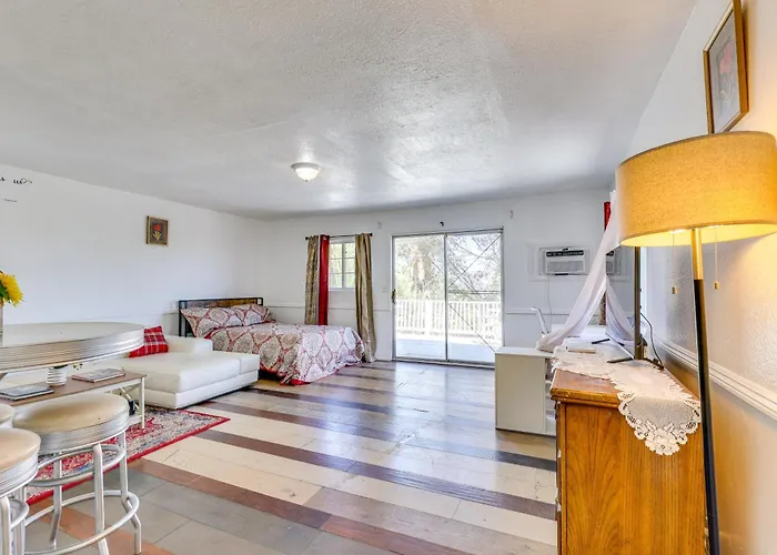 4 Mi To Shore: Lake Elsinore Studio W/ Mtn Views