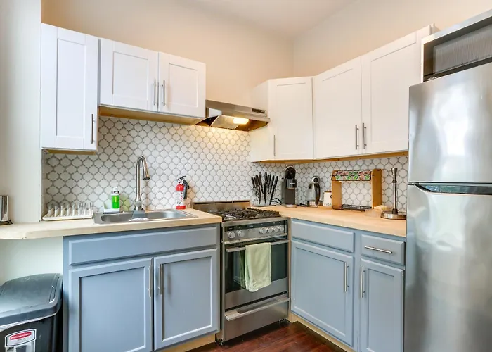 Explore & Work! Stylish Washington Heights Duplex