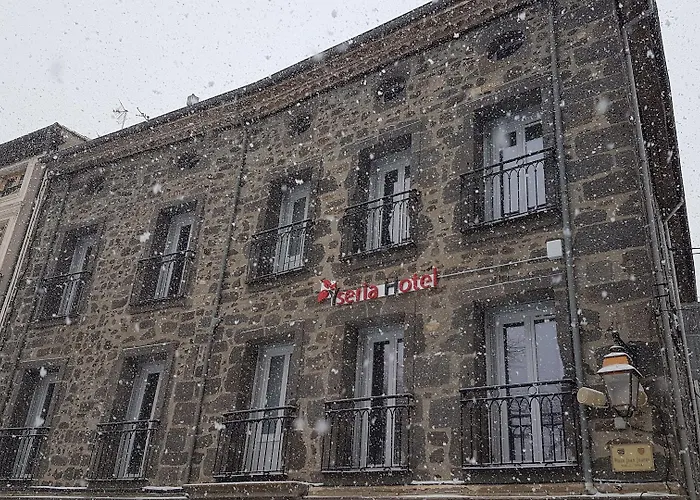 Logis Hotel Yseria - Historical Center