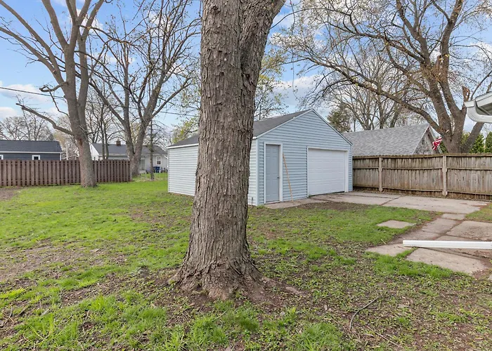 Cozy Oshkosh Home Minutes From Uw, Eaa & Downtown