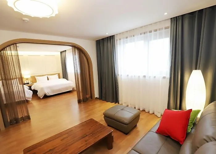 Hotel The Maru