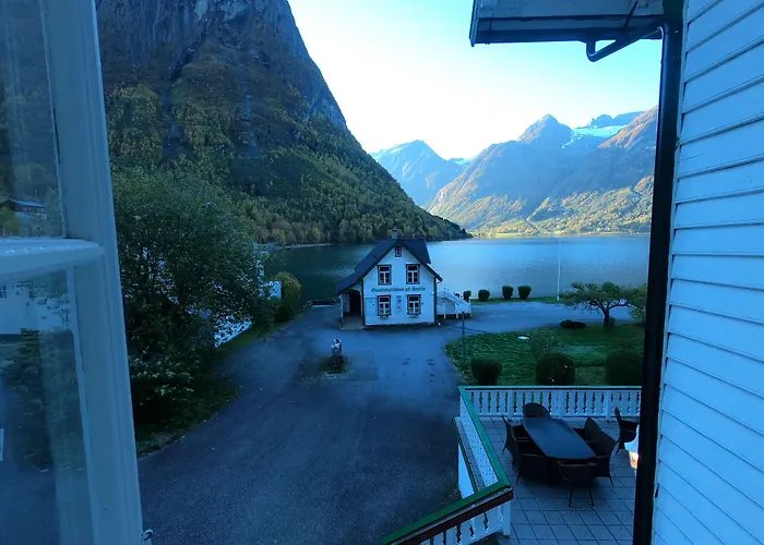 Hjelle Hotel