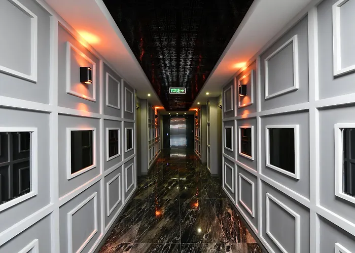 D'Lux Boutique Hotel