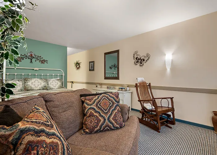 Country Living Inn