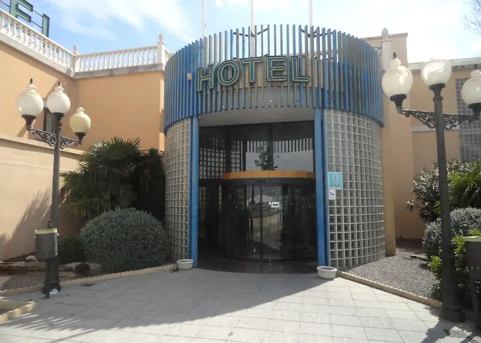 Hotel El Cisne - Parking Exterior Gratuito