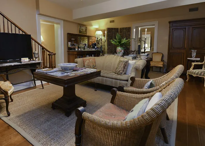 Choctaw Hall Bed & Breakfast