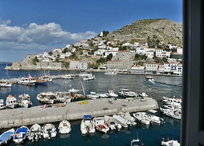 Douskos Port House